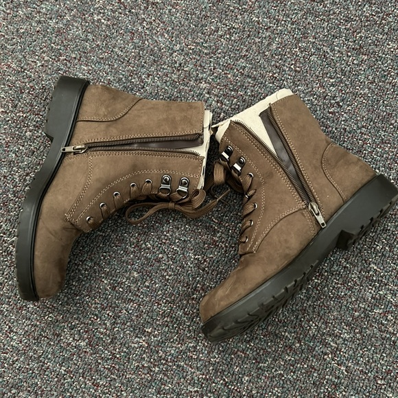 Kelly & Katie bootie - Picture 5 of 9